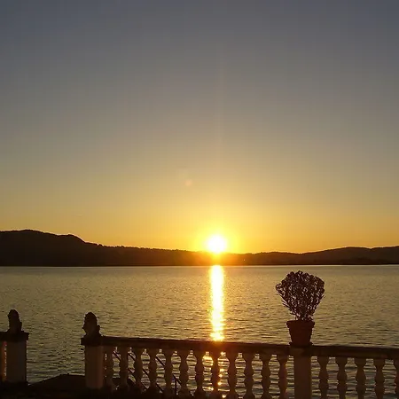 Seehotel Grauer Baer Szálloda 3*